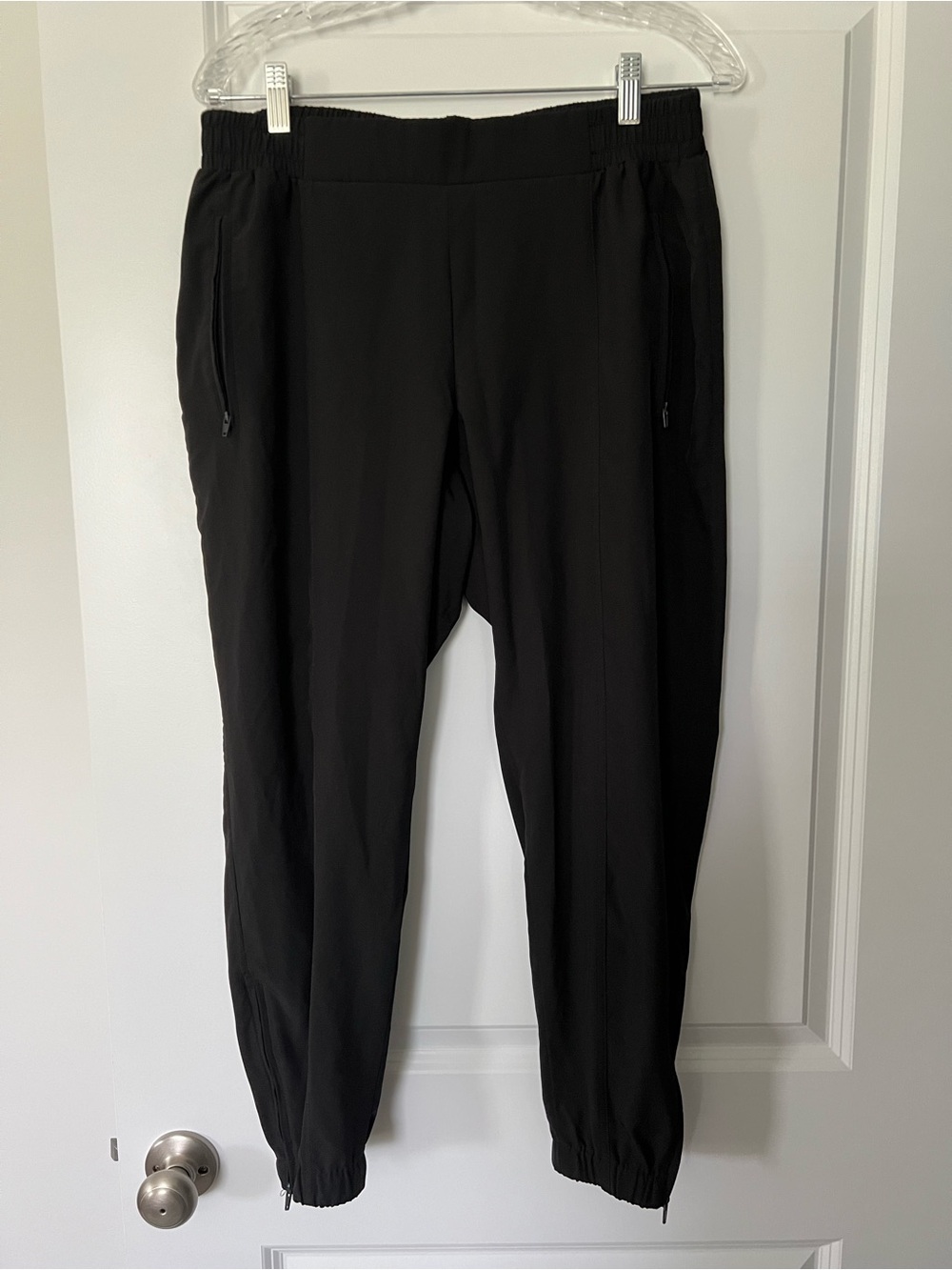Old Navy Mid-Rise StretchTech Jogger Pants in Black